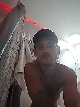 Snapshot of selfmadestud chatting on July 18, 2026, 7:06 am selfmadestud online show from July 18, 2026, 7:06 am