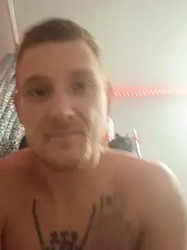 Snapshot of selfmadestud chatting on June 25, 2026, 10:37 pm selfmadestud online show from June 25, 2026, 10:37 pm