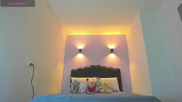 Sofia Clauss  online show from November 12, 2025, 2:15 am