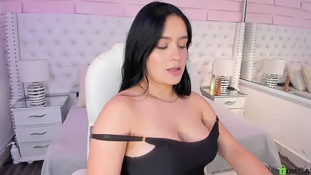 Yaaky  online show from February 7, 2025, 6:45 pm