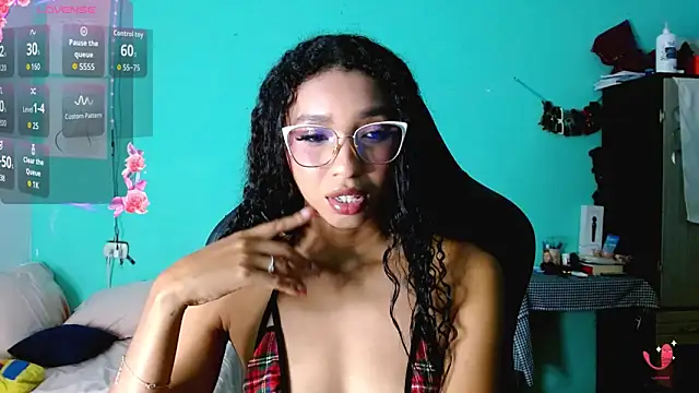 sensitive brunette online show from June 7, 2026, 12:16 am
