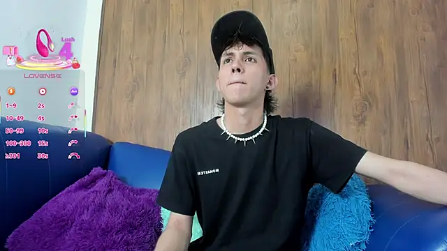 Snapshot of JeanRam18 chatting on March 19, 2025, 7:27 pm JeanRam18 online show from March 19, 2025, 7:27 pm