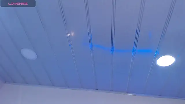 Snapshot of candy_lux_ chatting on February 6, 2026, 9:11 pm candy lux online show from February 6, 2026, 9:11 pm