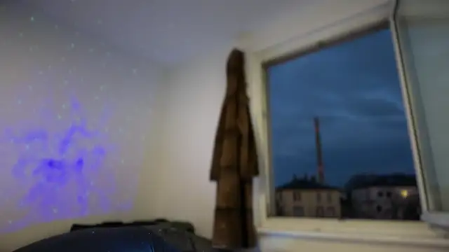 yuri queenhott online show from October 24, 2025, 4:39 pm