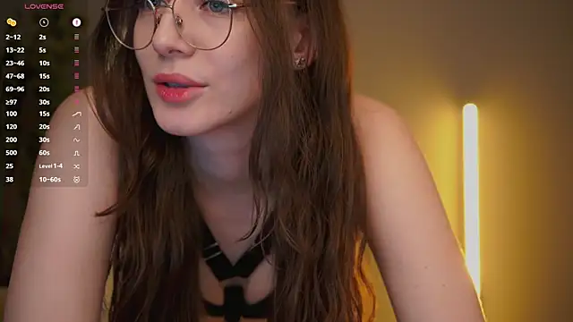 Ester Hill online show from January 19, 2026, 1:20 am