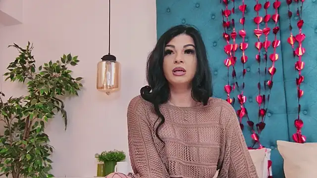 EmilyColle  online show from February 13, 2026, 8:09 pm