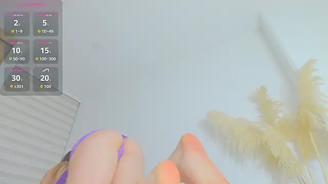 dollface17 online show from April 8, 2026, 11:28 pm