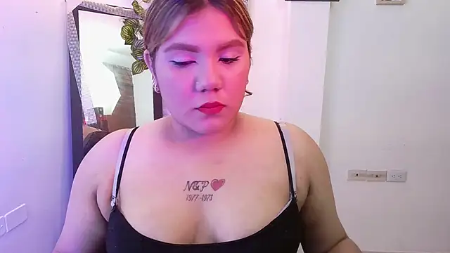 Snapshot of moon_sunflower chatting on May 21, 2026, 8:17 pm moon sunflower online show from May 21, 2026, 8:17 pm