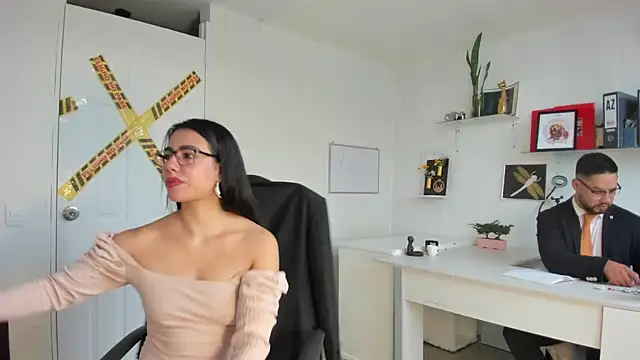 susana monroy online show from December 16, 2025, 12:09 pm