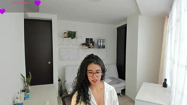 Snapshot of susana_monroy chatting on June 1, 2026, 7:13 pm susana monroy online show from June 1, 2026, 7:13 pm