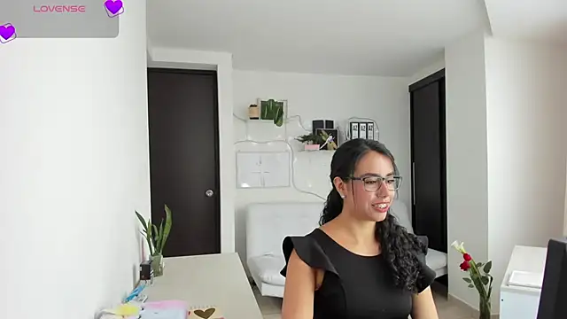 Snapshot of susana_monroy chatting on June 2, 2026, 6:30 pm susana monroy online show from June 2, 2026, 6:30 pm