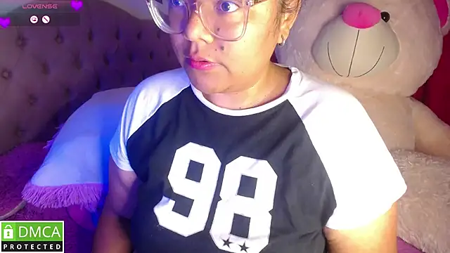 KittyHot20 online show from November 10, 2025, 9:25 am