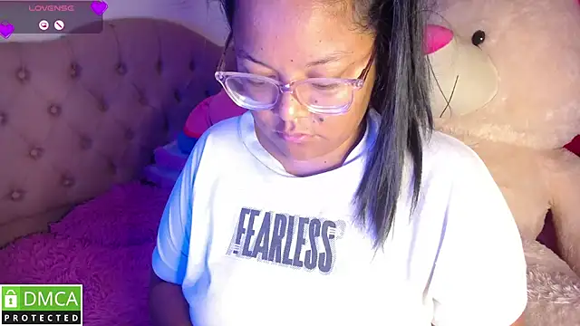 KittyHot20 online show from December 17, 2025, 5:18 pm