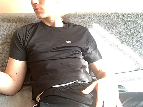 Honeeymaster online show from March 3, 2025, 11:11 am