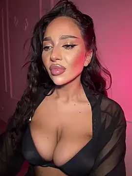 Snapshot of CardiSweetBaby chatting on December 20, 2025, 5:49 pm CardiSweetBaby online show from December 20, 2025, 5:49 pm