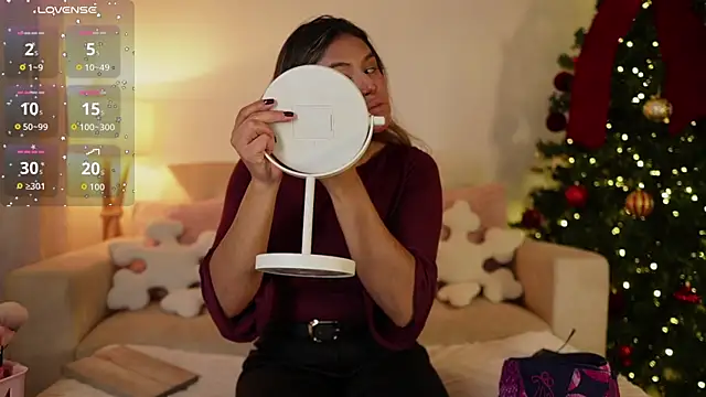 SaraParisi online show from November 17, 2025, 1:09 am