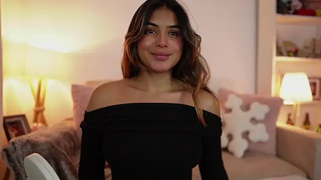 Snapshot of SaraParisi chatting on February 28, 2026, 12:43 am SaraParisi online show from February 28, 2026, 12:43 am