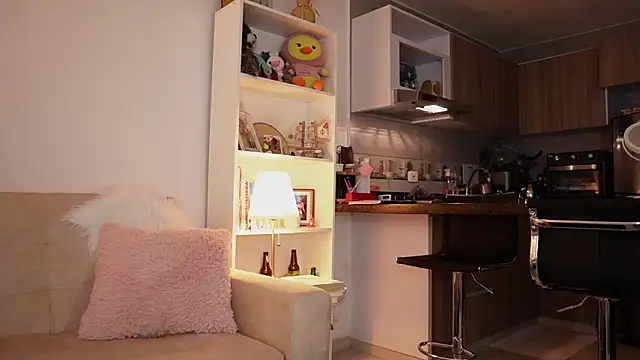 Snapshot of SaraParisi chatting on February 20, 2026, 12:18 am SaraParisi online show from February 20, 2026, 12:18 am