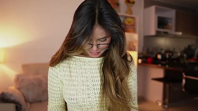 Snapshot of SaraParisi chatting on February 5, 2026, 11:44 pm SaraParisi online show from February 5, 2026, 11:44 pm