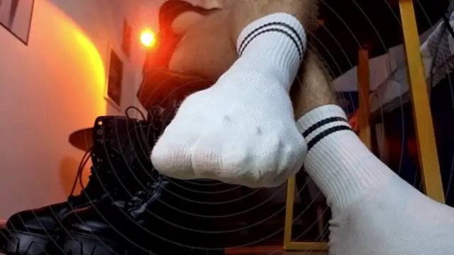 Joseph  Quinn online show from January 9, 2026, 1:40 pm