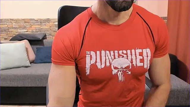 HotHunkTrainer online show from November 13, 2025, 8:40 am