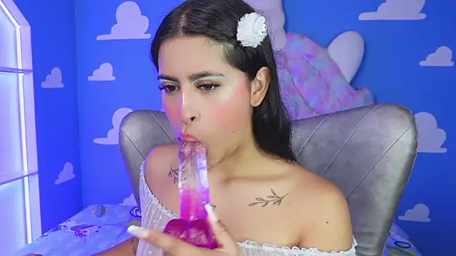 miss romyna online show from November 24, 2025, 11:10 am