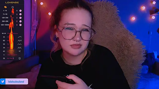 Snapshot of lala_loulou_land chatting on March 14, 2025, 11:32 pm lala loulou land online show from March 14, 2025, 11:32 pm