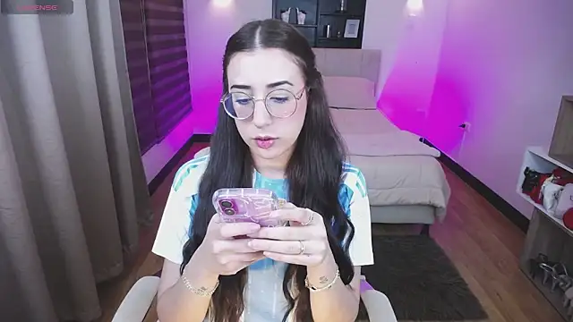 Imkitty-Horny online show from November 13, 2025, 3:43 am