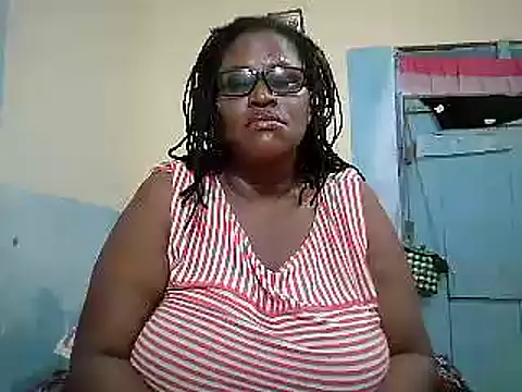 Snapshot of sexy_bigboobss chatting on November 18, 2025, 8:28 am sexy bigboobss online show from November 18, 2025, 8:28 am