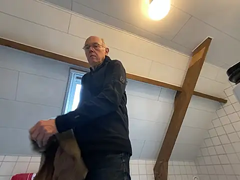 martxxxxx online show from December 20, 2024, 9:54 am