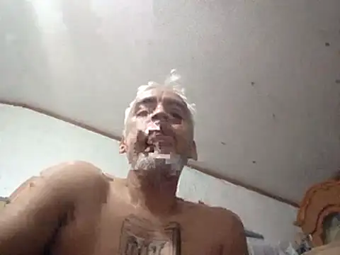 Xoc8  online show from November 14, 2025, 12:58 am