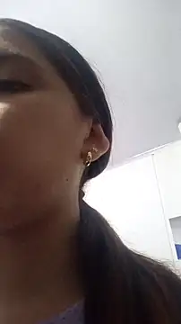 AnthonelaDuque online show from November 6, 2025, 11:25 am