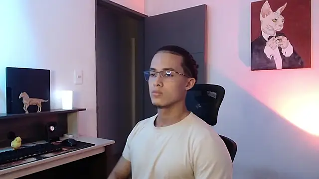 Snapshot of alejo_x3 chatting on December 27, 2024, 11:21 pm alejo x3 online show from December 27, 2024, 11:21 pm