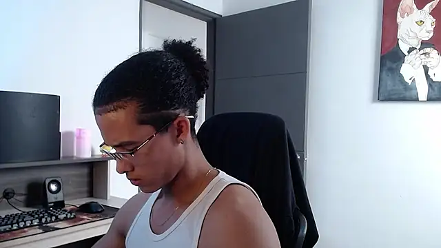 Snapshot of alejo_x3 chatting on February 20, 2025, 5:41 pm alejo x3 online show from February 20, 2025, 5:41 pm