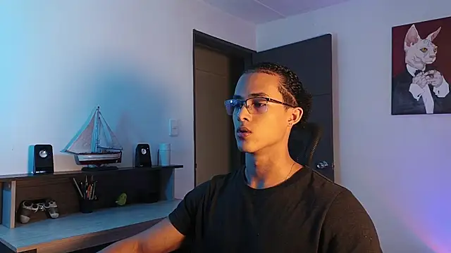 alejo x3 online show from November 28, 2025, 12:33 am