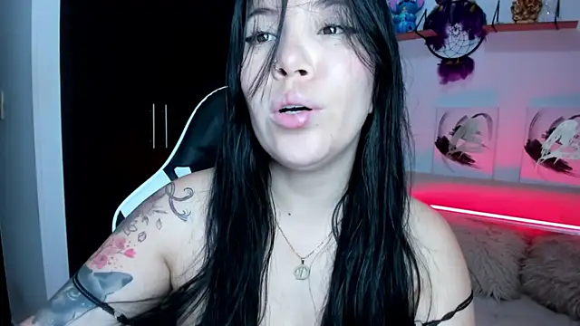 AilynRed online show from October 30, 2025, 11:56 pm