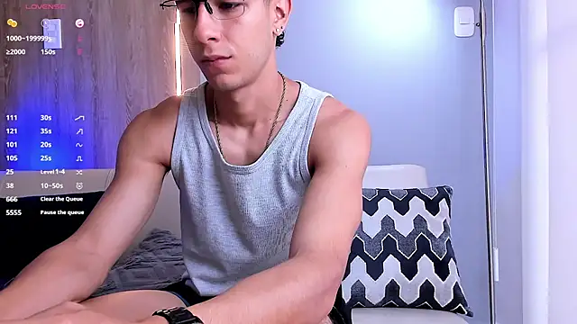 SymonPrince online show from November 24, 2025, 12:38 pm