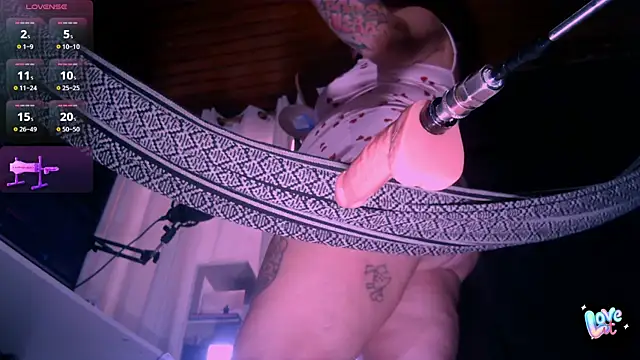 Snapshot of waterfalls_girl chatting on July 19, 2026, 10:06 pm waterfalls girl online show from July 19, 2026, 10:06 pm