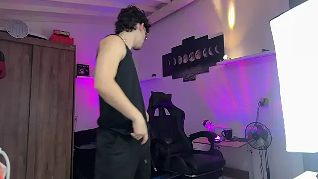 Kisan Smith online show from April 7, 2026, 4:03 am