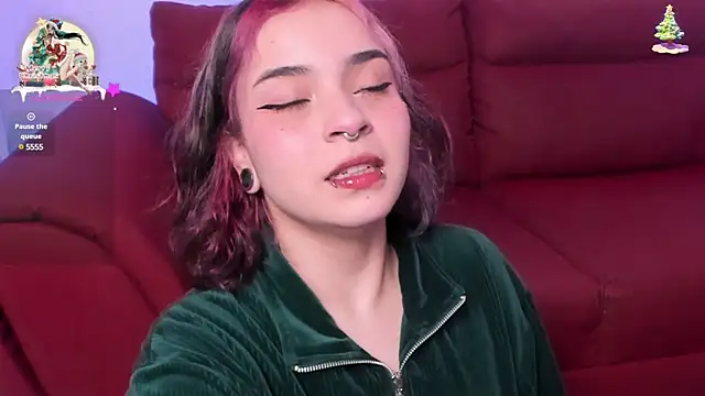 Snapshot of sophiecatts chatting on December 28, 2024, 12:35 pm sophiecatts online show from December 28, 2024, 12:35 pm