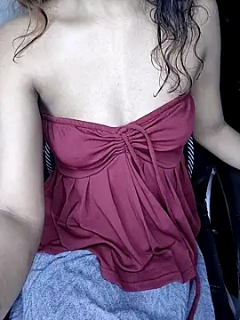 Snapshot of Leeeezzzz_roy chatting on October 7, 2025, 10:22 pm Leeeezzzz roy online show from October 7, 2025, 10:22 pm