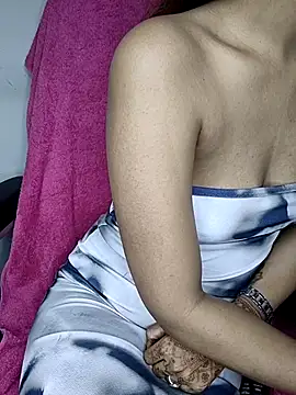 Snapshot of Leeeezzzz_roy chatting on September 12, 2025, 6:29 pm Leeeezzzz roy online show from September 12, 2025, 6:29 pm