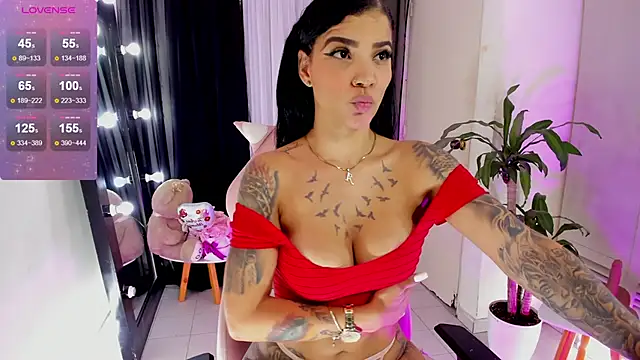 EmmaRusellx online show from November 2, 2025, 9:53 pm