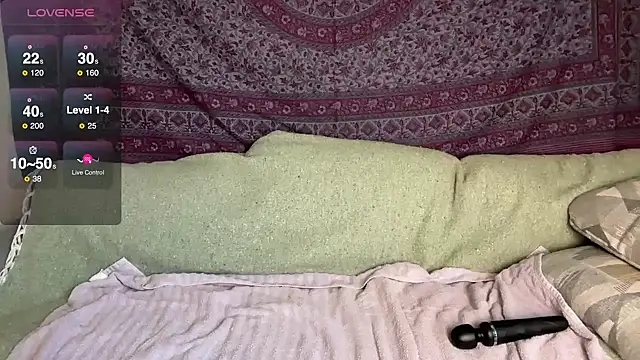 GlitterKitty108 online show from January 9, 2026, 2:57 pm