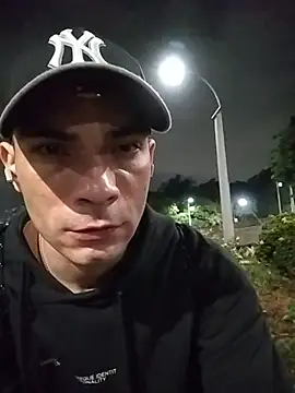 sexyboycolombi4 online show from December 2, 2025, 9:55 am