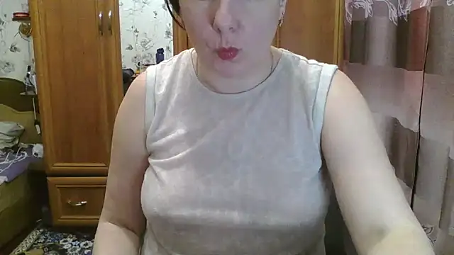 Snapshot of SophieNightAh chatting on February 2, 2025, 6:20 pm SophieNightAh online show from February 2, 2025, 6:20 pm