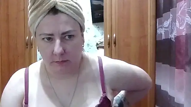 SophieNightAh online show from February 5, 2026, 3:41 pm