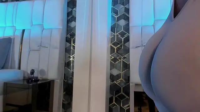 lia mariana online show from April 5, 2026, 5:36 am