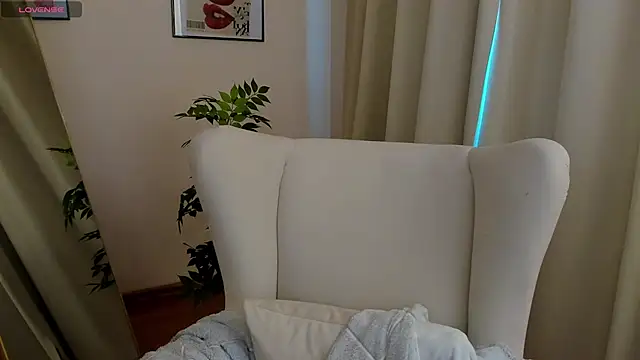 Snapshot of SuzyJamess chatting on February 20, 2025, 5:55 am SuzyJamess online show from February 20, 2025, 5:55 am