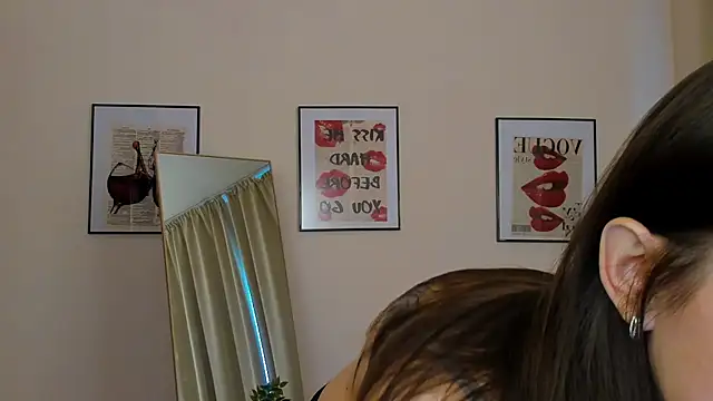 Snapshot of SuzyJamess chatting on February 25, 2025, 5:41 am SuzyJamess online show from February 25, 2025, 5:41 am